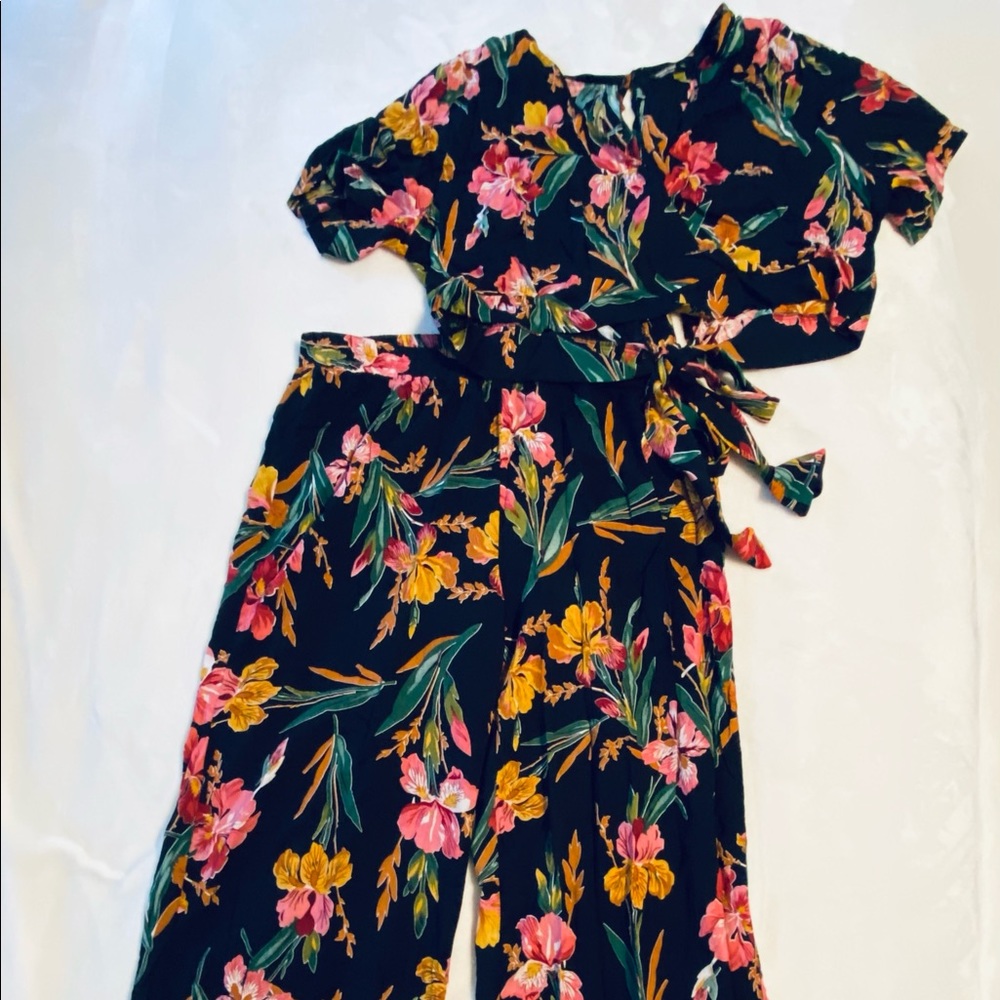 Shein Two Piece Set- Crop Top & Wide Leg Pants